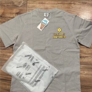 SNOWDAY DESIGNER 24 Karat Fine Snow Tee - Gray with Yellow Accent